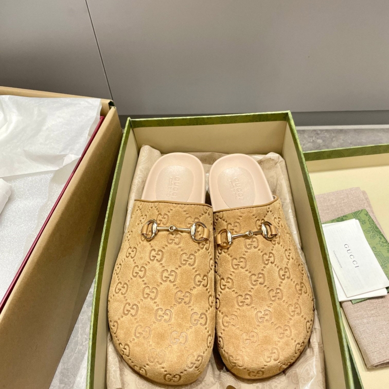 G*u*i slippers